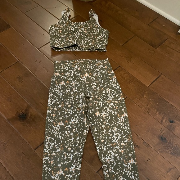 DYI Bra and Leggings Combo - Picture 1 of 3